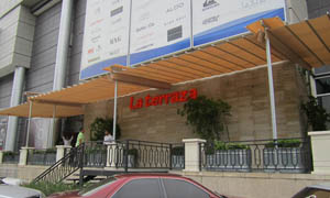Stores rétractables à projection  VENUS MCA la terasa a unui hotel 1
