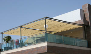 Stores rétractables à projection  VENUS MCA la terasa unui restaurant 6